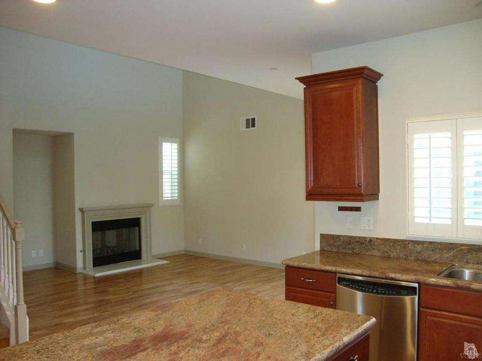 1st image of 3093 Porter Ln