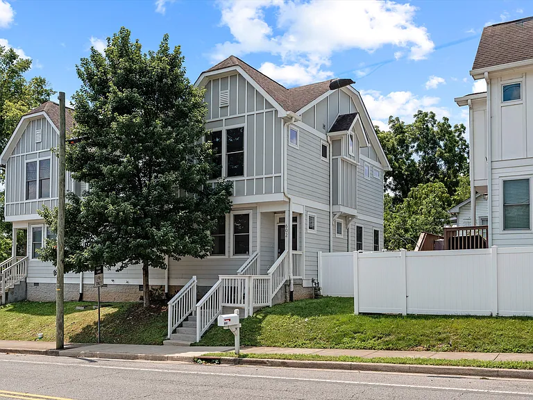 602 Douglas Ave — Photo 1