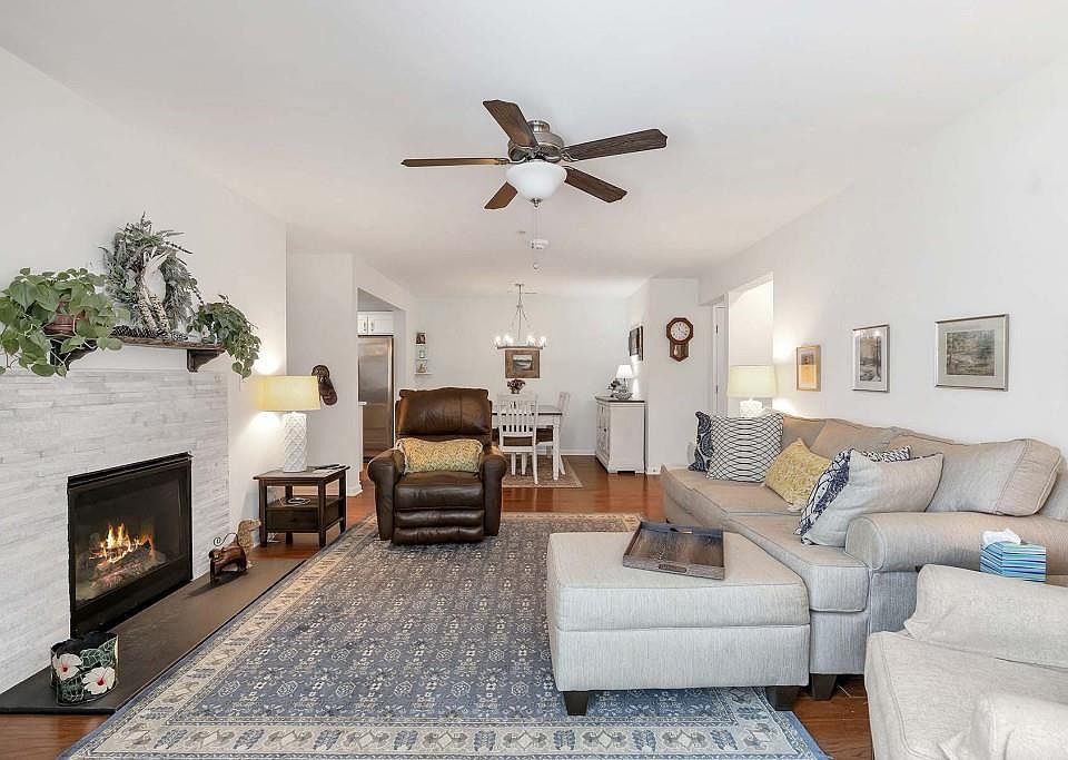 1st image of 1596 Alexandria Ct SE