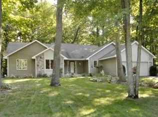6694 Blythefield Ave NE, Rockford, MI 49341