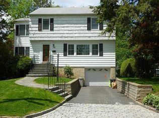 135 Clarence Rd, Scarsdale, NY 10583