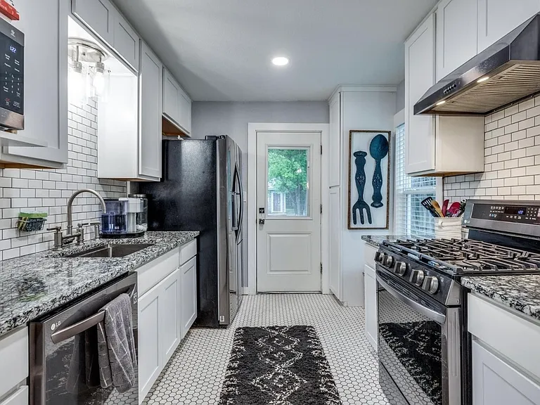3105 Fairview St #A — Photo 8