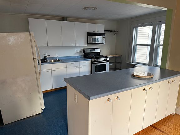 3rd image of 235 Union St #2