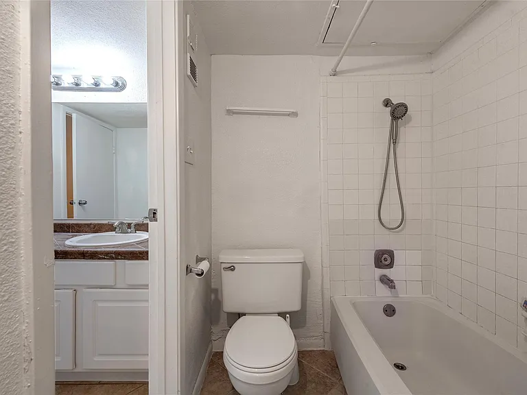 3005 Walnut Bend Ln #12 — Photo 12