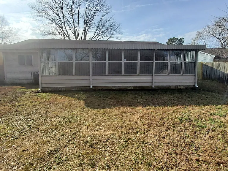 3760 Saint Elmo Ave — Photo 6