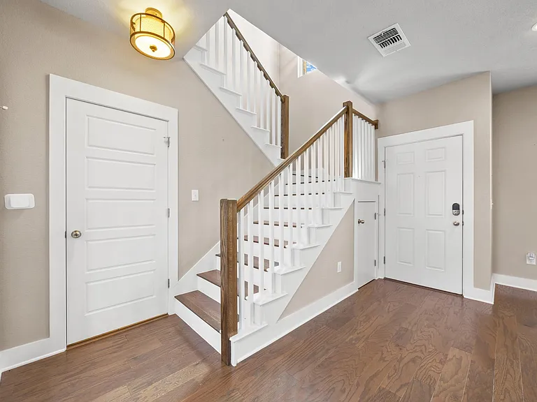 7505 Sugar Magnolia St — Photo 3