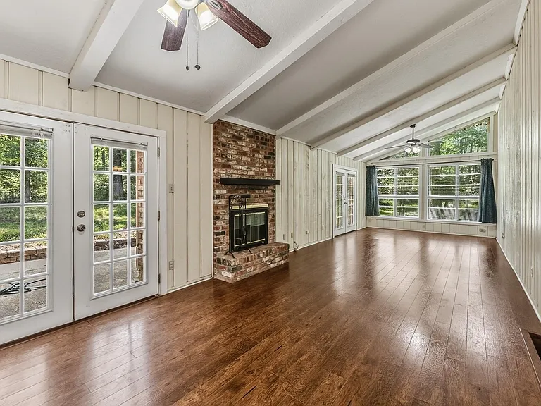 401 Woodmont Dr — Photo 14