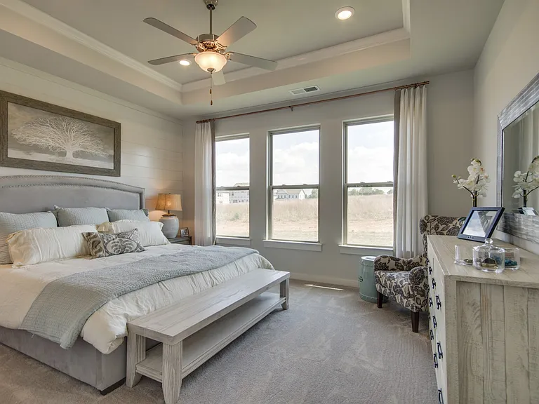 405 Irwin Way — Photo 3