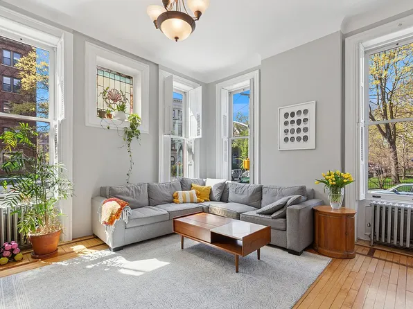 385 Clinton Ave APT 1N, Brooklyn, NY 11238