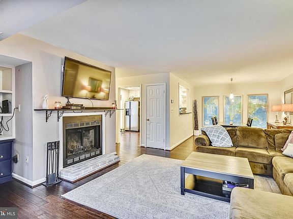 4th image of 7774 Willow Point Dr #C