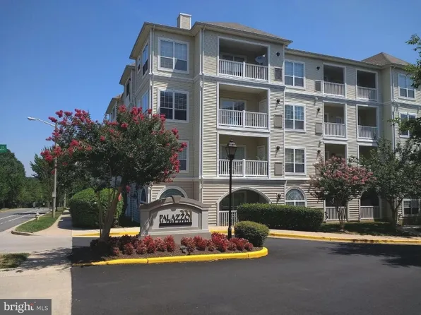 4561 Strutfield Ln APT 3214, Alexandria, VA 22311