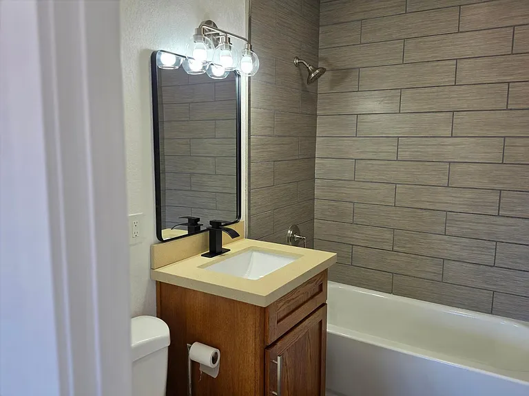 1731 E Redfield Rd — Photo 40
