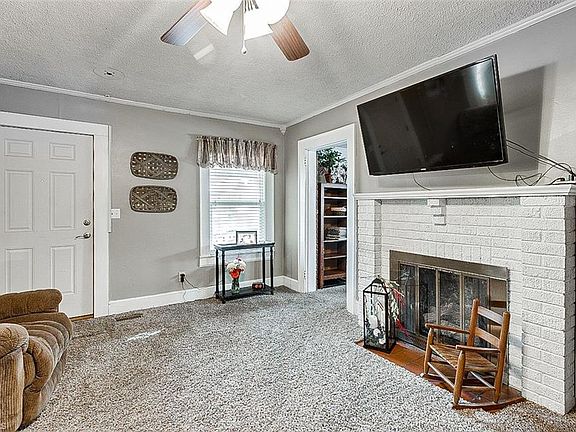 2nd image of 327 Ross St