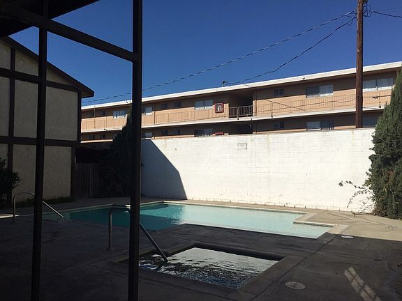 5th image of 13400 Doty Ave APT 6