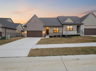 660 Brookstone Dr, Oxford, MI