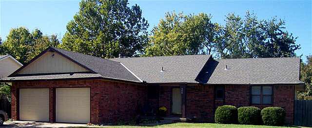 1st image of 305 Hillcrest Ct S