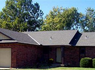 305 Hillcrest Ct S, Andover, KS 67002