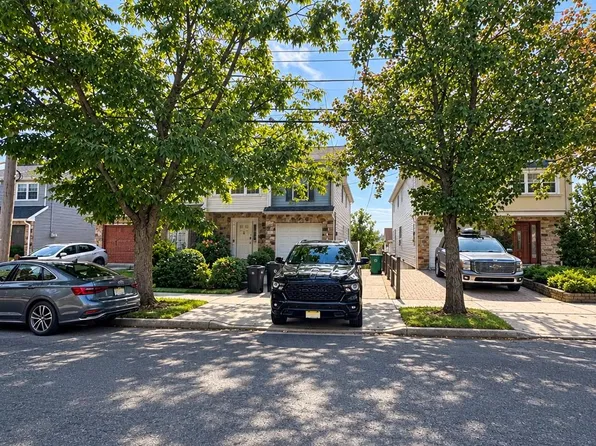 886 Rensselaer Avenue, Staten Island, NY 10309