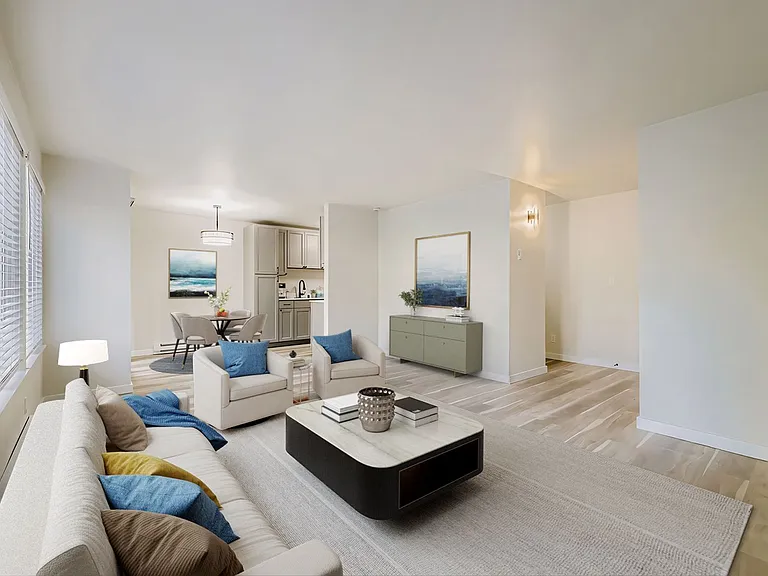 Beautifully Renovated 1 & 2 Bedroom Apartments in Lynnwood! — Photo 41