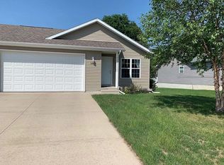 1419 Springbrook Dr, Cedar Falls, IA 50613