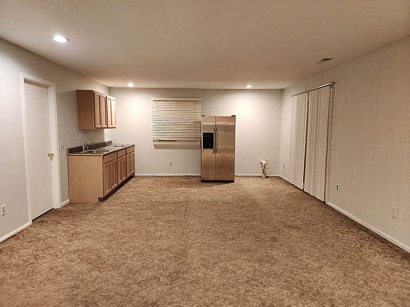 4th image of 22 Oakhill Ave