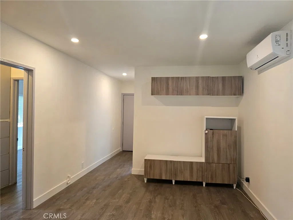 1 bed, 560 sqft, $2,250 — Photo 2
