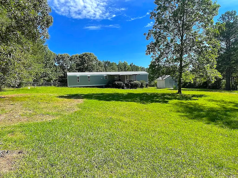 Wade Rd SW — Photo 1