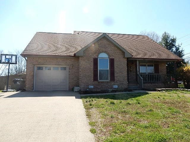 1st image of 300 Marys Oak Dr