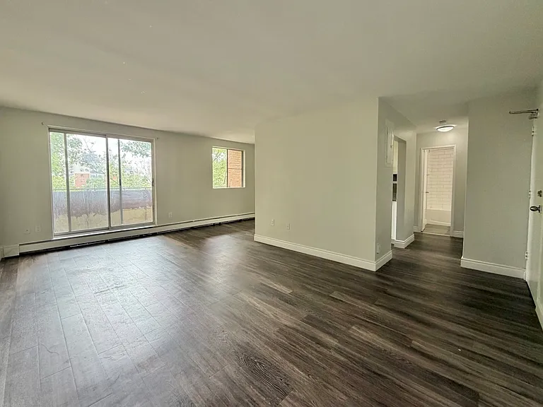 750 Kipps Ln — Photo 2