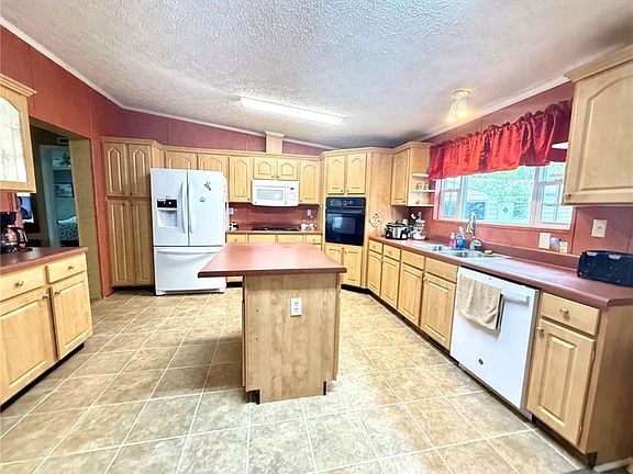 4th image of 113 Country Place Cir