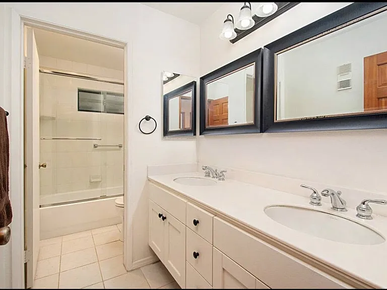 8850 Villa La Jolla Dr #201 — Photo 11