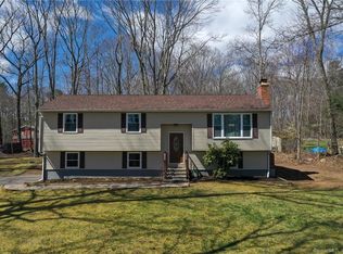 13 Berkshire Dr, East Hampton, CT 06424