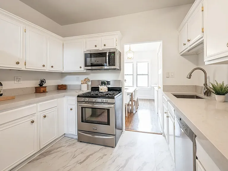 541 W Brompton Ave #3N — Photo 15
