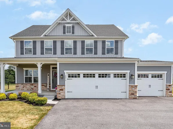 4214 Grandview Rd, Hanover, PA 17331