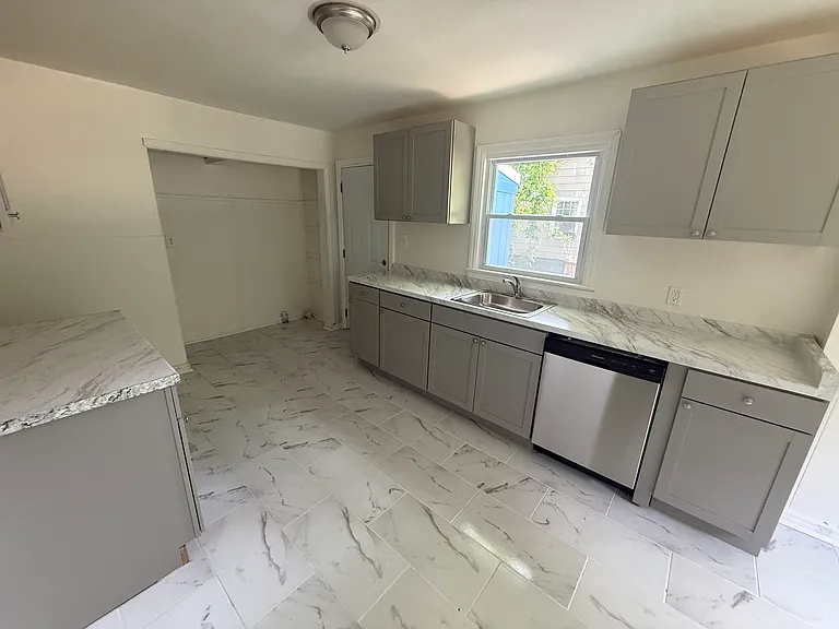 634 West Blvd — Photo 2