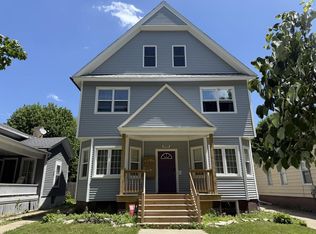 909 College AVENUE, Racine, WI 53403