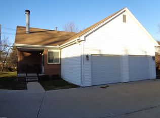 22833 Lincoln Ct, Saint Clair Shores, MI 48082