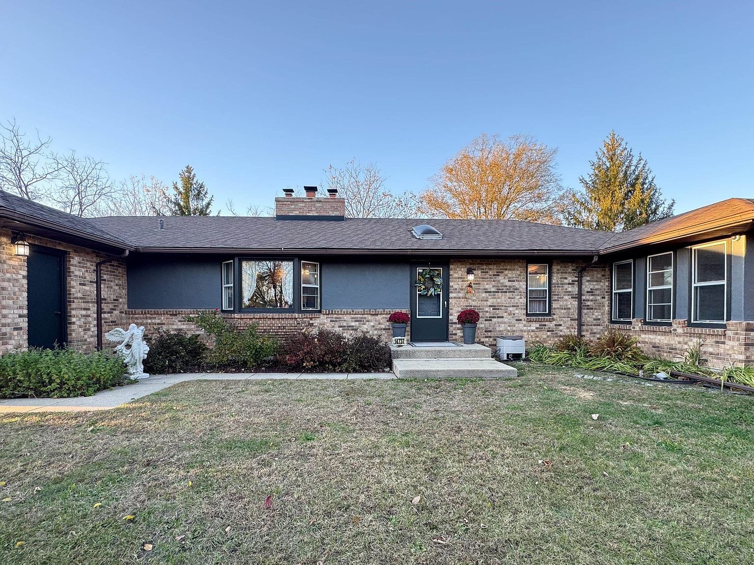 14737 Manor Dr, South Beloit, IL 61080 | Zillow