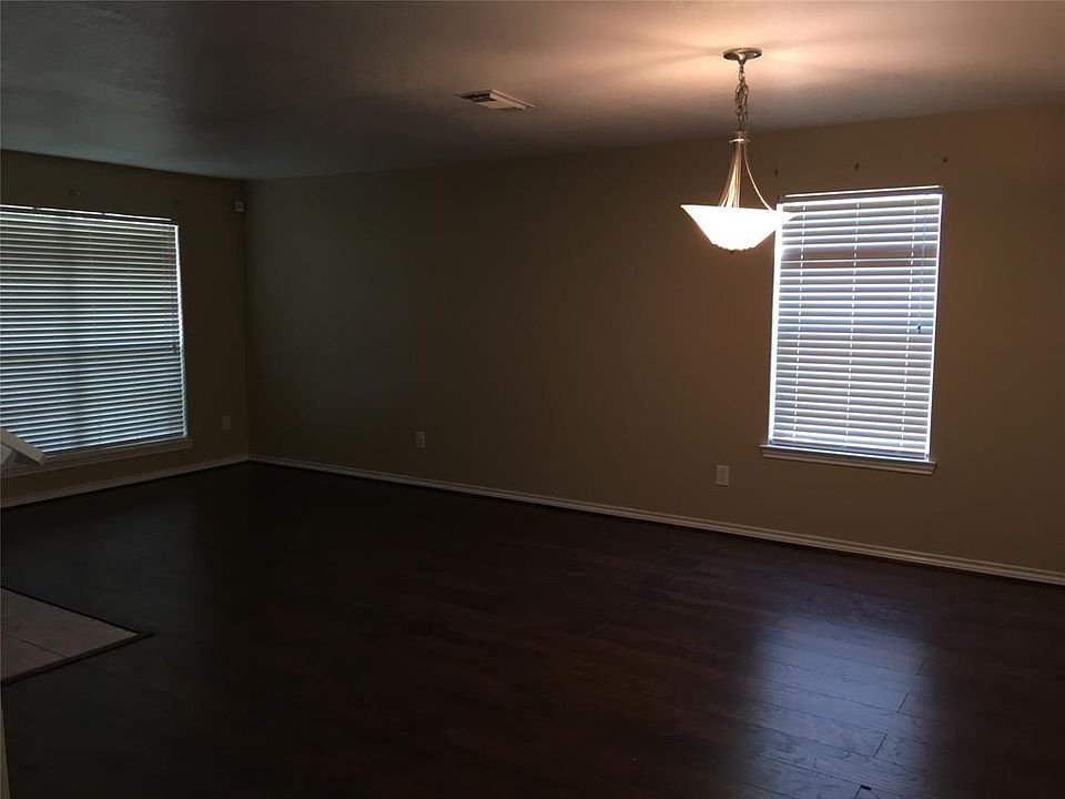 1st image of 8013 Fallen Oak Ln