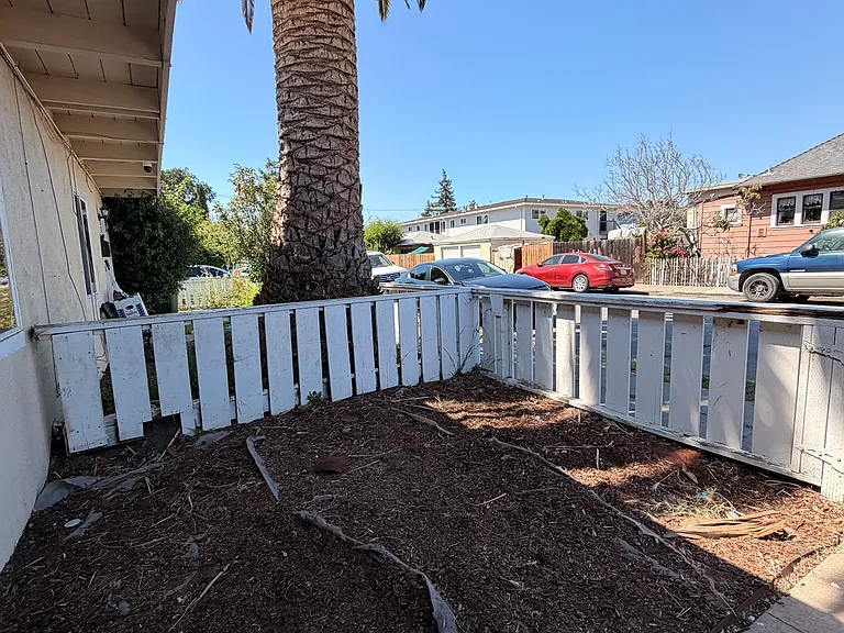1324 Addison St — Photo 9