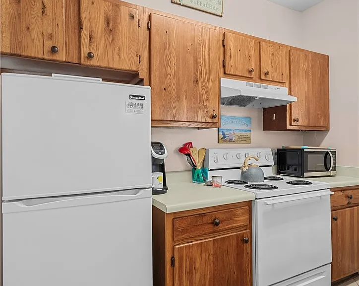 15010 Leeward Dr #104 — Photo 34