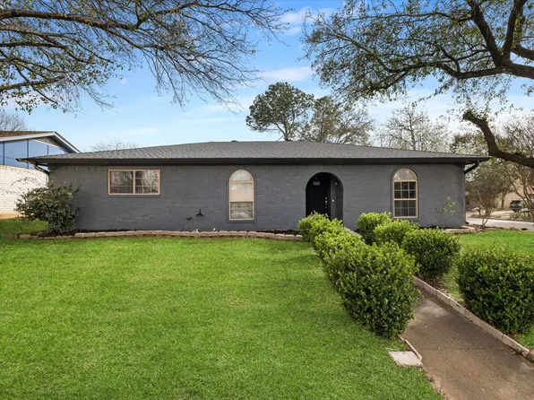 615 Aspenway Cir, Euless, TX 76039