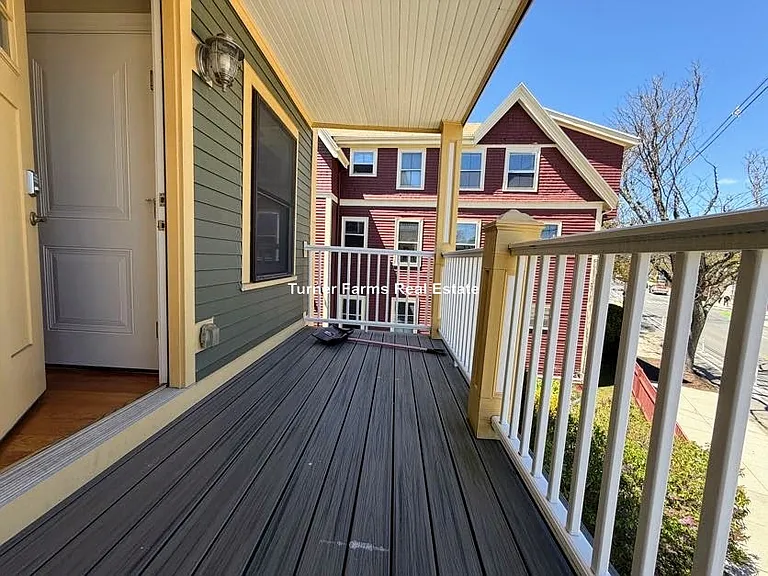 118 Holland St — Photo 14