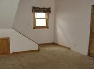 1309 2nd St, Hull, IA 51239