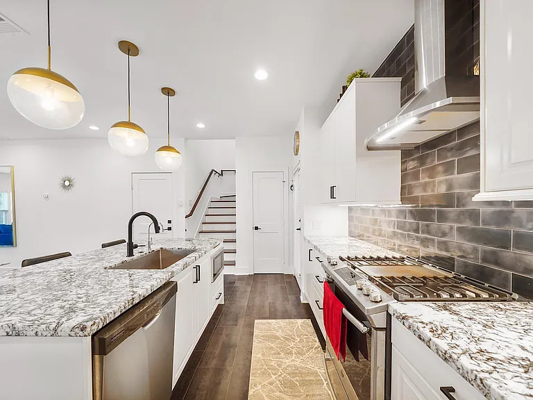209 Blueberry St — Photo 12