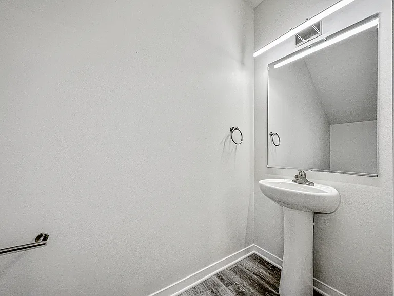 701 NE 60th St #1 — Photo 11