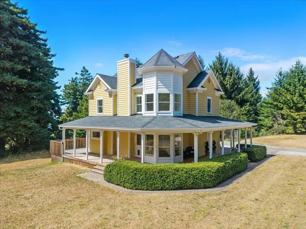 300 Antrim Ln, Eureka, CA 95524