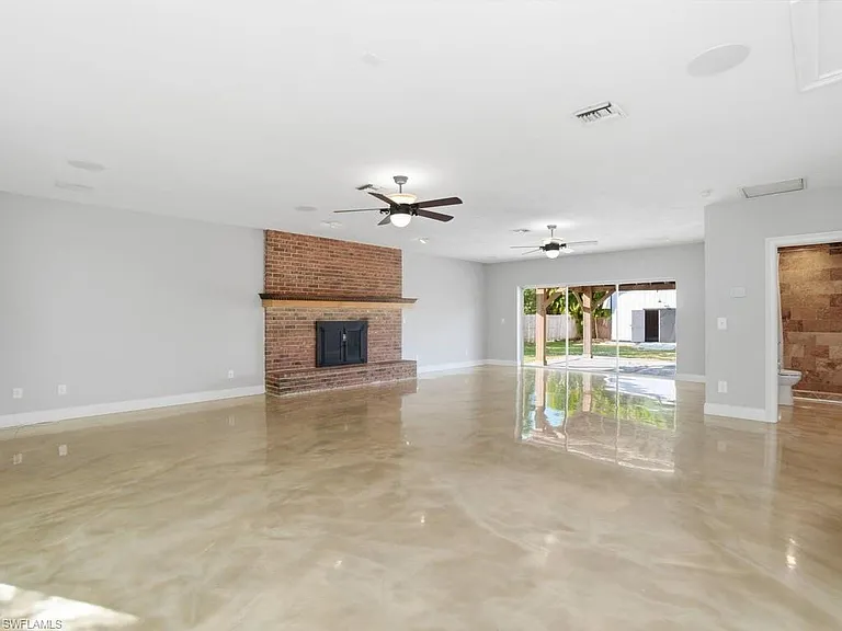 4920 Shady River Ln — Photo 8