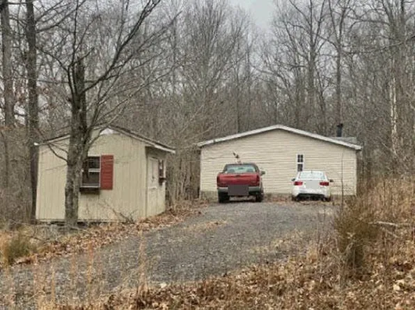 5800 Dewey Carr Rd, Bethpage, TN 37022