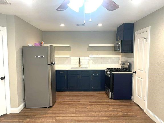 3rd image of 3807 Edison St